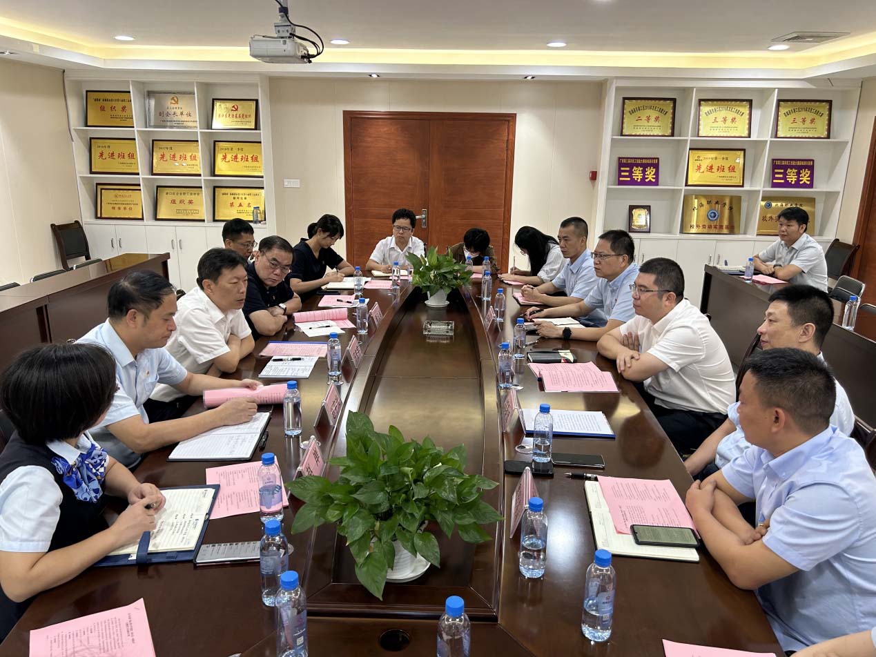 “凝心聚力学思想，知行合一谱新章”主题党日活动
